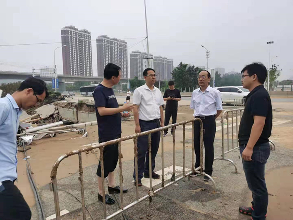 集團(tuán)公司黨委書記、董事長、總經(jīng)理秦廣遠(yuǎn)赴市政項(xiàng)目檢查指導(dǎo)災(zāi)后恢復(fù)重建工作