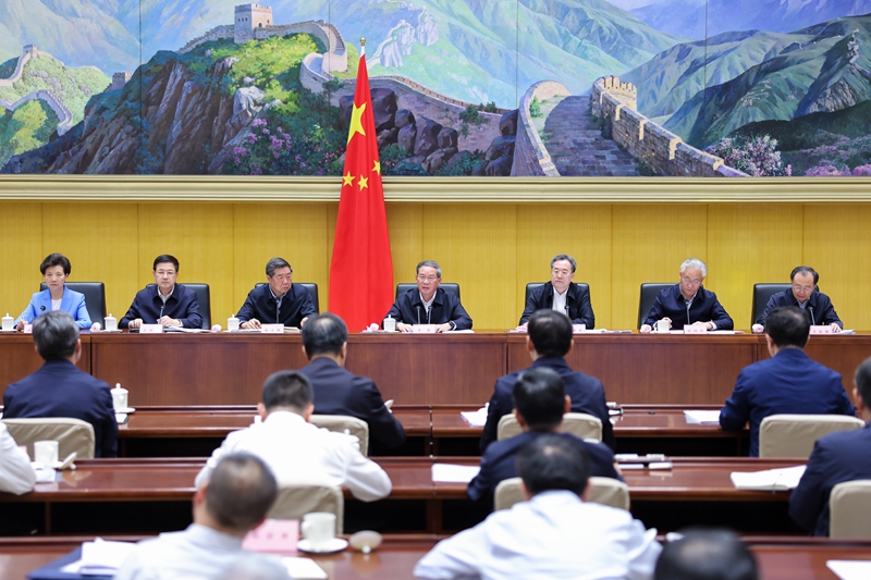 李強(qiáng):高質(zhì)量做好支持“兩重”建設(shè)各項(xiàng)工作 為推進(jìn)中國(guó)式現(xiàn)代化提供有力支撐